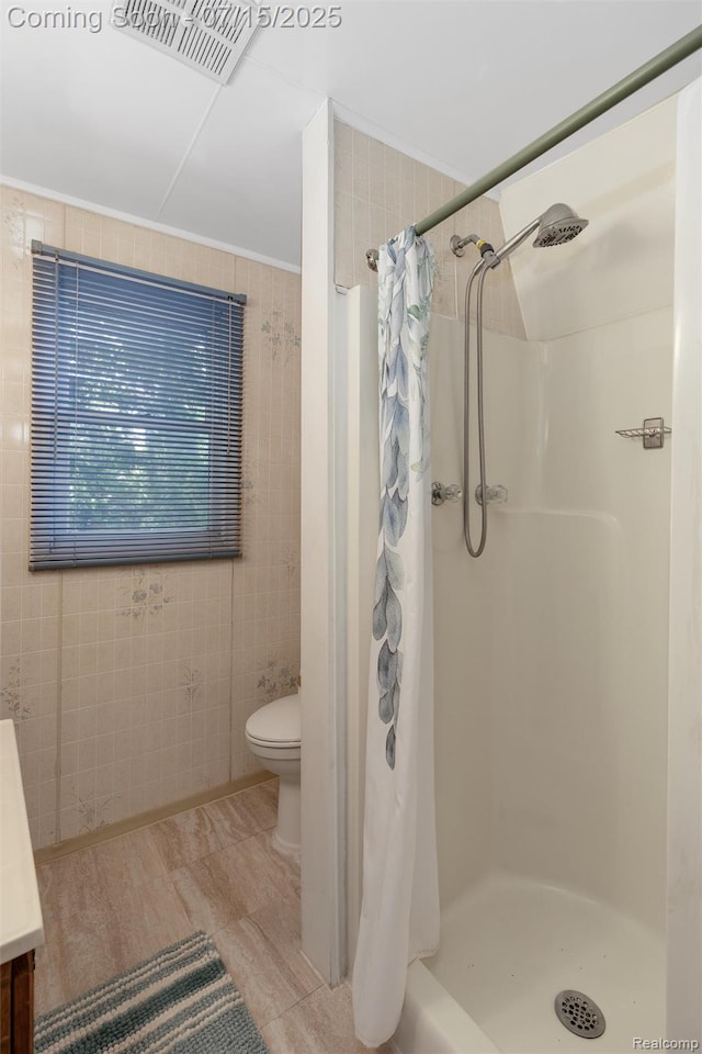 20225 Shady Lane Ave, Saint Clair Shores, MI 48080 - full bathroom with a shower with shower curtain and vanity