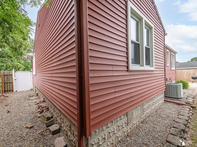 5825 Edgewood Blvd, Monroe, MI 48161 - view of side of property with a central air condition unit
