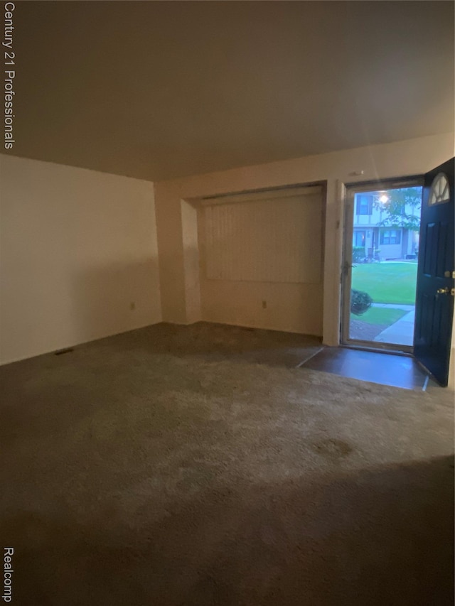24857 Auburn Ln, Southfield, MI 48033 - unfurnished room with carpet