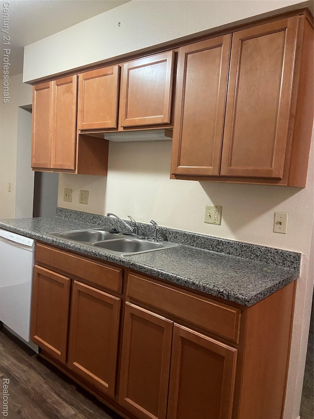24857 Auburn Ln, Southfield, MI 48033 - kitchen with dishwasher, dark wood-style flooring, and dark countertops