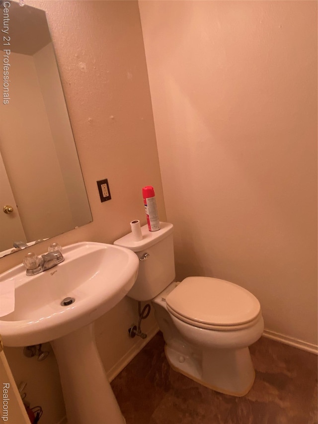 24857 Auburn Ln, Southfield, MI 48033 - half bath with toilet and baseboards