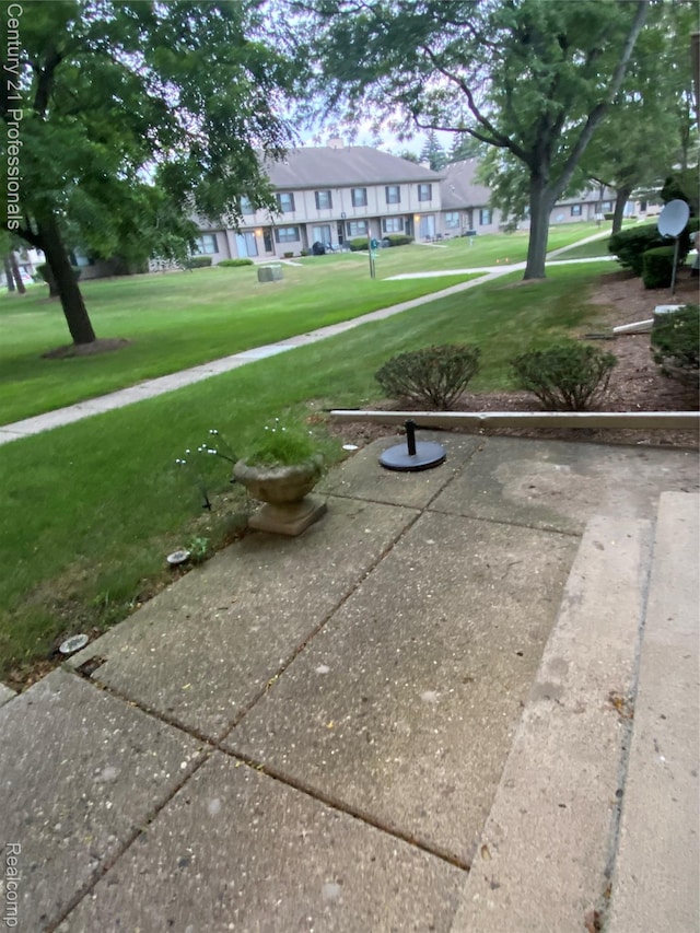 24857 Auburn Ln, Southfield, MI 48033 - view of patio / terrace with a residential view