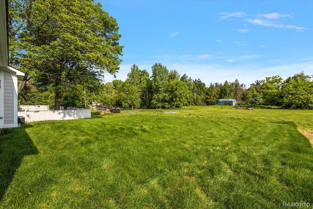 7268 Elizabeth Lake Rd, Waterford, MI 48327 - view of grassy yard