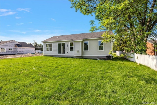 7268 Elizabeth Lake Rd, Waterford, MI 48327 - rear view of property