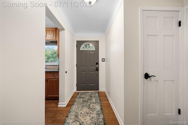 27461 Goldengate Dr W, Lathrup Village, MI 48076 - entrance foyer featuring dark wood finished floors and baseboards