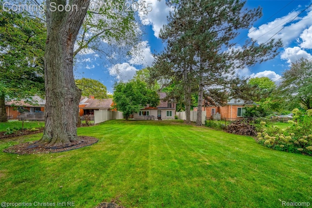 27461 Goldengate Dr W, Lathrup Village, MI 48076 - view of yard