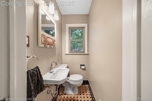 27461 Goldengate Dr W, Lathrup Village, MI 48076 - bathroom featuring toilet and tile patterned floors