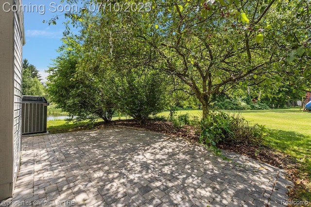 6873 Fox Ln, Waterford, MI 48327 - view of patio