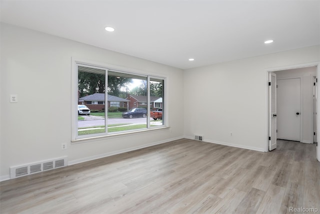 21710 Whitmore St, Oak Park, MI 48237 - spare room featuring light wood-type flooring and recessed lighting