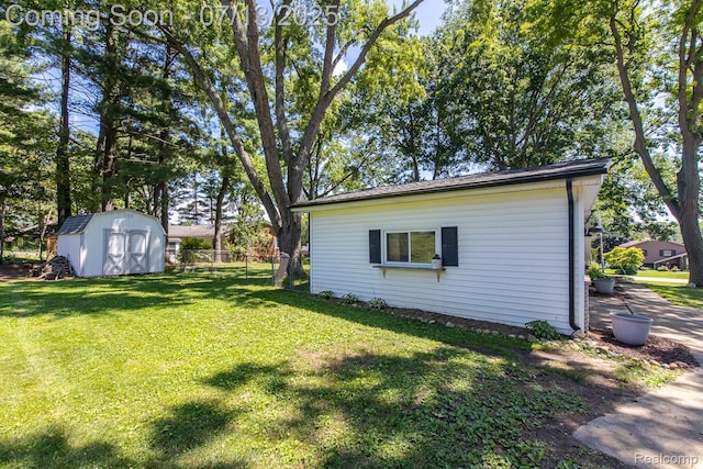 7709 Shelley Dr, Clarkston, MI 48348 - view of yard featuring a storage shed