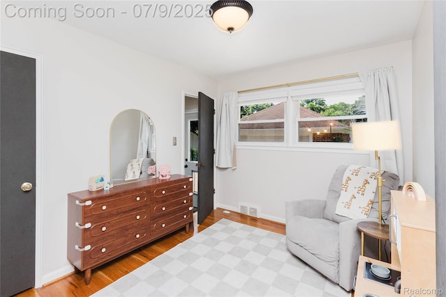 437 Normandy Rd, Royal Oak, MI 48073 - living area featuring light wood finished floors and baseboards