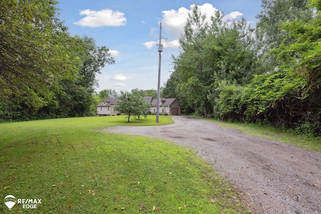 7266 Dodge Rd, Montrose, MI 48457 - view of front of home featuring a front lawn