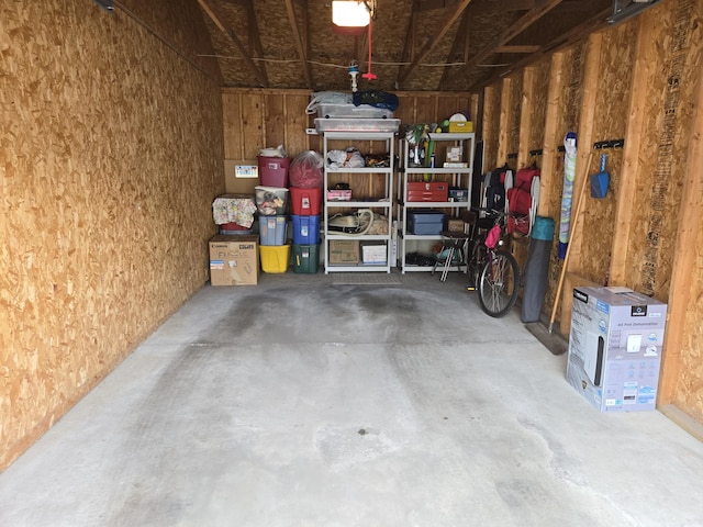 824 W Barrington Cir, Jackson, MI 49203 - garage with a garage door opener