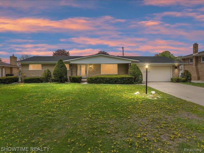 37305 Maas Dr, Sterling Heights, MI 48312 - photo 1