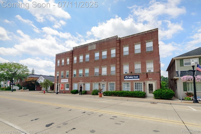 231 Main St, Belleville, MI 48111 - view of property
