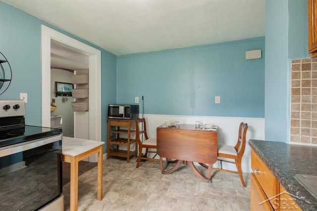 1312 Bayliss St, Midland, MI 48640 - view of dining area