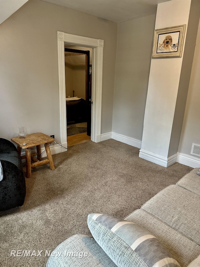 419 N Birney St, Bay City, MI 48708 - living area with carpet