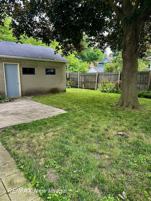 419 N Birney St, Bay City, MI 48708 - view of yard featuring a patio
