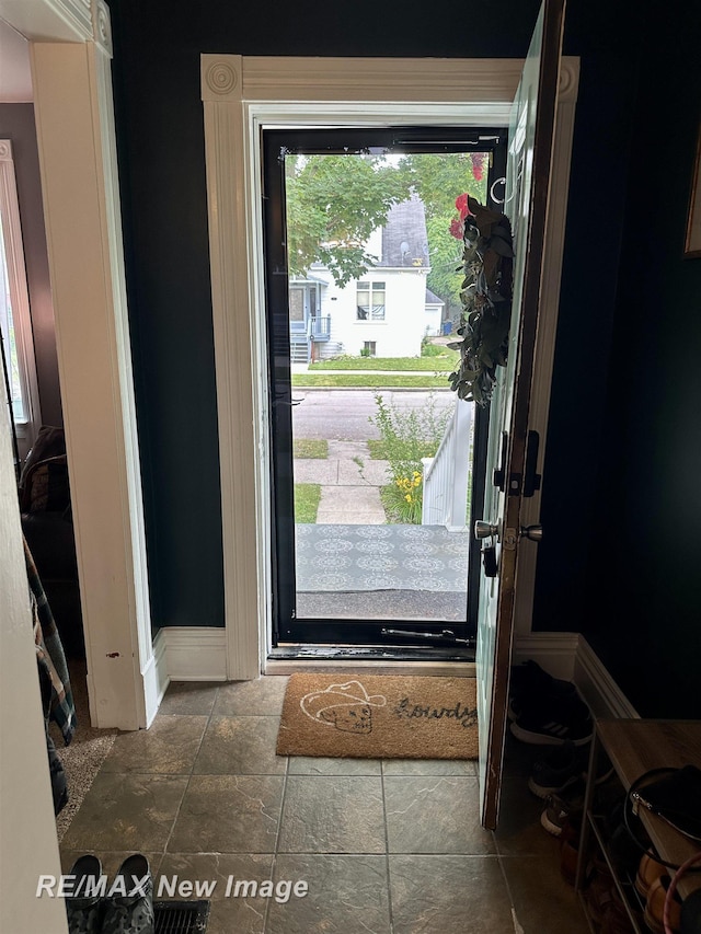 419 N Birney St, Bay City, MI 48708 - foyer with baseboards