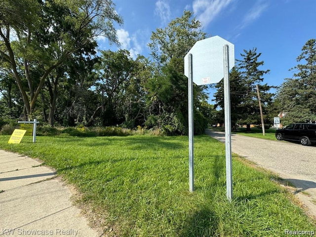 2830 Dixie Hwy, Highland, MI 48328