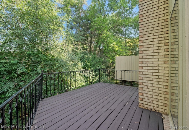 1125 Meadowglen Ct, Bloomfield Hills, MI 48304 - view of wooden deck