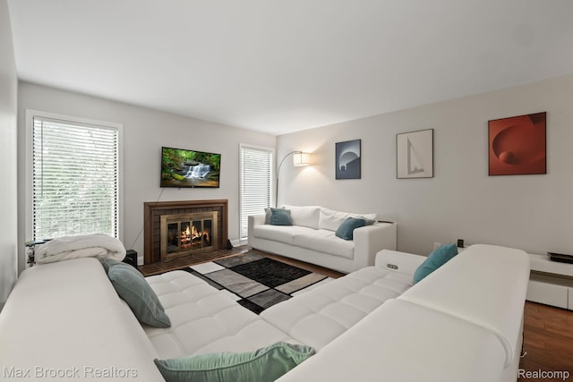 1125 Meadowglen Ct, Bloomfield Hills, MI 48304 - living area featuring wood finished floors and a fireplace
