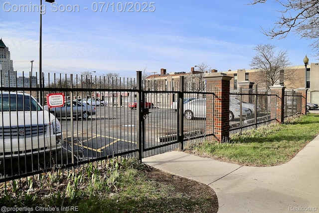 120 Seward St Unit U2, Detroit, MI 48202 - view of gate