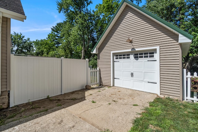 716 17th St, Jackson, MI 49203 - detached garage with concrete driveway
