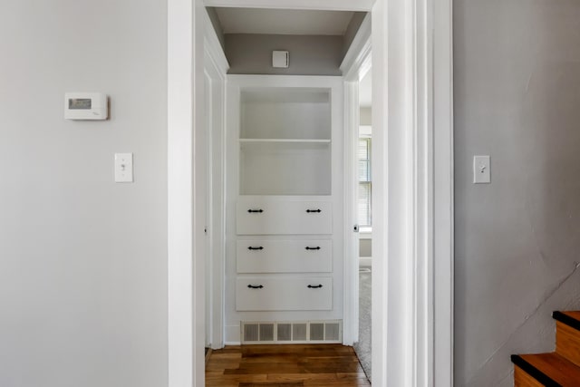 716 17th St, Jackson, MI 49203 - view of closet
