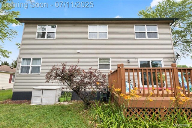 3070 10th St, Monroe, MI 48162 - back of house with a deck