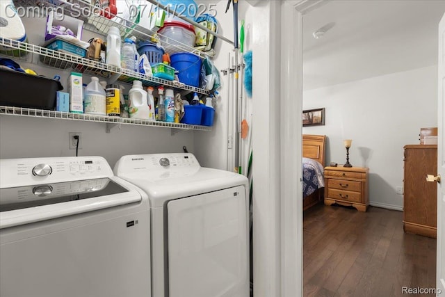 3070 10th St, Monroe, MI 48162 - laundry room with washing machine and dryer and wood-type flooring