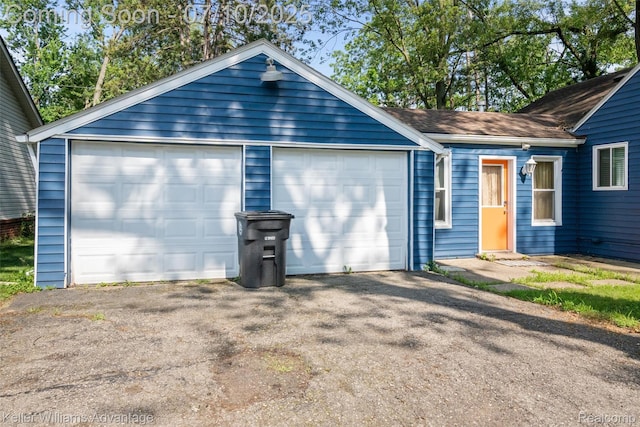 15326 Brookfield St, Livonia, MI 48154 - view of detached garage