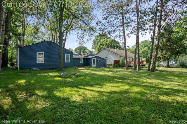 15326 Brookfield St, Livonia, MI 48154 - view of grassy yard