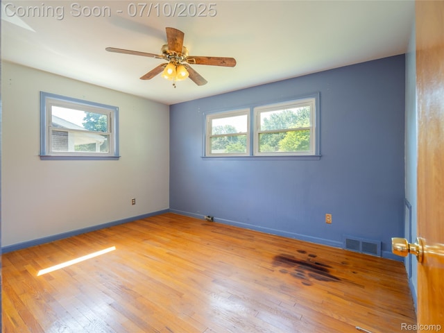 35622 Minton St, Livonia, MI 48150 - unfurnished room with light wood-type flooring and ceiling fan