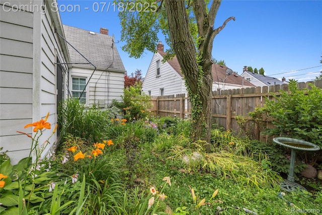 28589 Everett St, Southfield, MI 48076 - view of yard