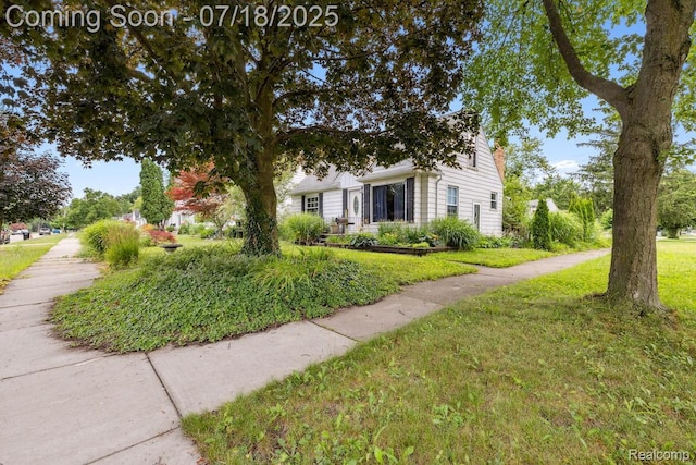 28589 Everett St, Southfield, MI 48076 - view of front of property with a front lawn