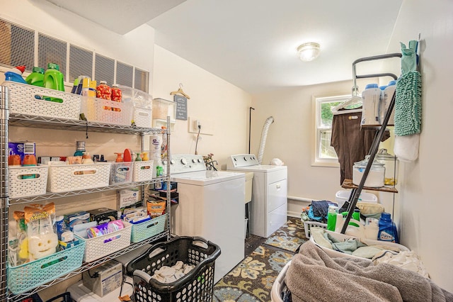 15645 Rich Ln, Hickory Corners, MI 49060 - laundry room featuring washer and dryer and baseboards