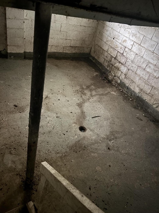 8255 Marlowe St, Detroit, MI 48228 - basement featuring concrete block wall