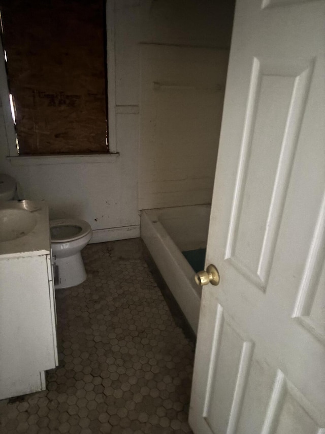 8255 Marlowe St, Detroit, MI 48228 - bathroom with vanity and a bath