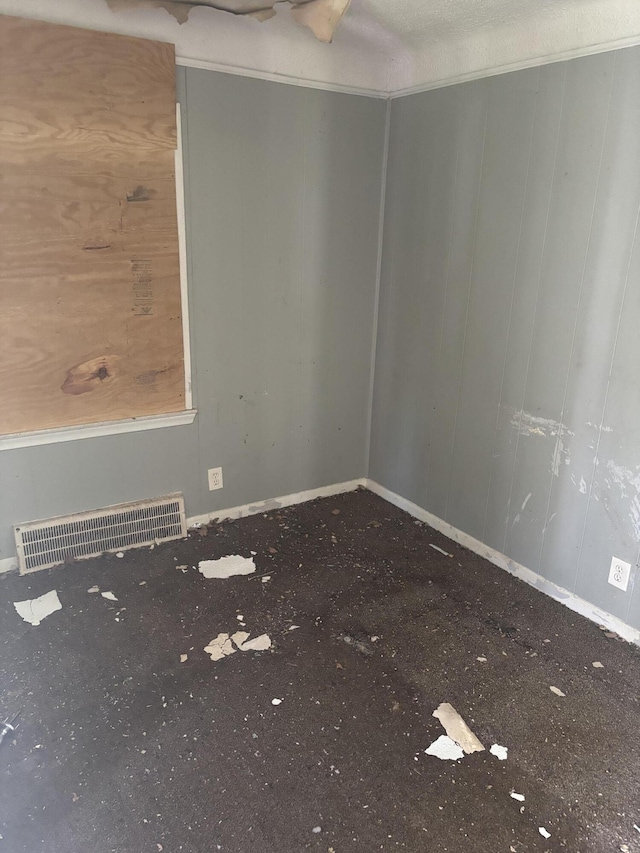 8255 Marlowe St, Detroit, MI 48228 - unfurnished room featuring carpet and baseboards