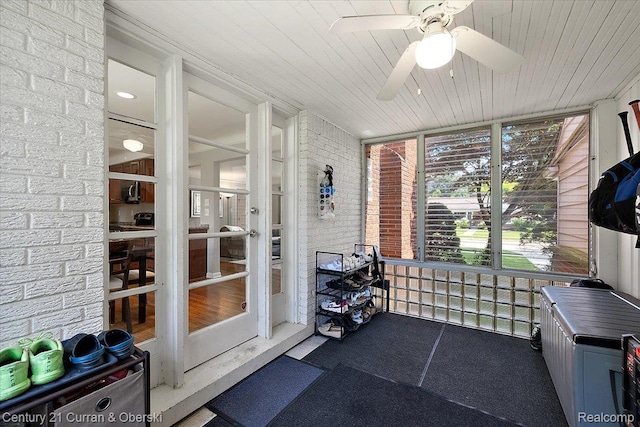 4151 Seminole Dr, Royal Oak, MI 48073 - sunroom with ceiling fan