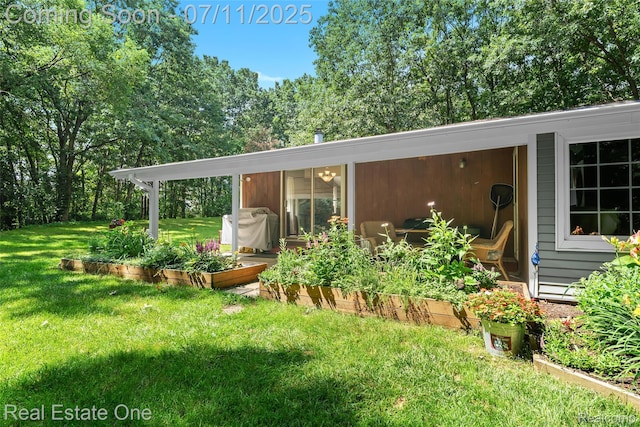 4217 Link Ave, Brighton, MI 48114 - back of property with a yard