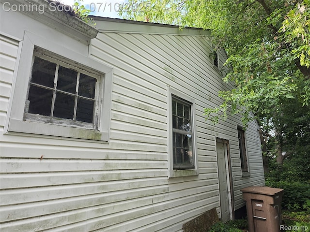 28 S Marshall St, Pontiac, MI 48342 - view of home's exterior