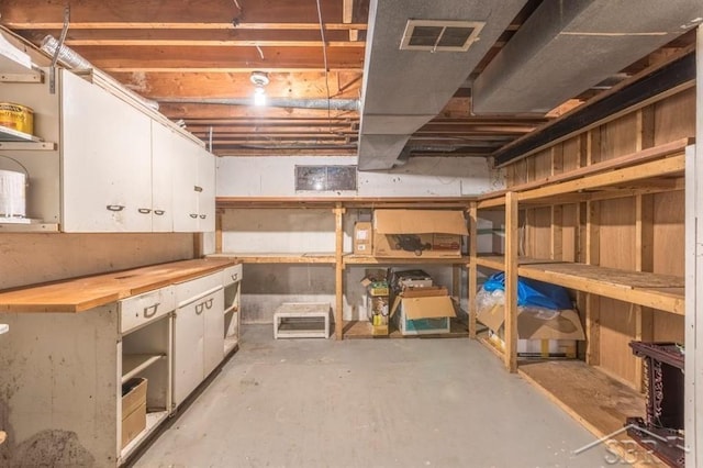 595 Stoneham Rd, Saginaw, MI 48638 - view of storage room