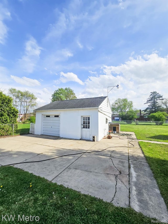 4010 Stolzenfeld Ave, Warren, MI 48091 - detached garage featuring concrete driveway