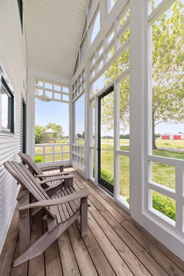 15337 Pardee Rd, Galien, MI 49113 - sunroom featuring vaulted ceiling