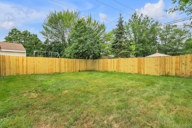 25288 Hopkins St, Dearborn Heights, MI 48125 - view of fenced backyard