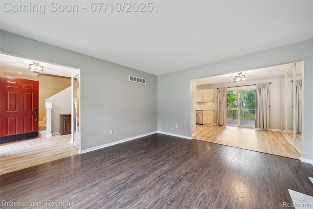 4188 Hardwich Dr, Waterford, MI 48329 - photo 8