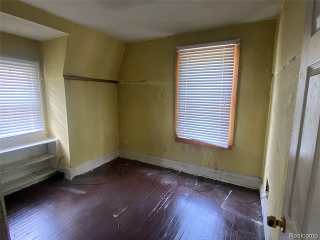197 Richton St, Highland Park, MI 48203 - unfurnished room featuring wood-type flooring and baseboards