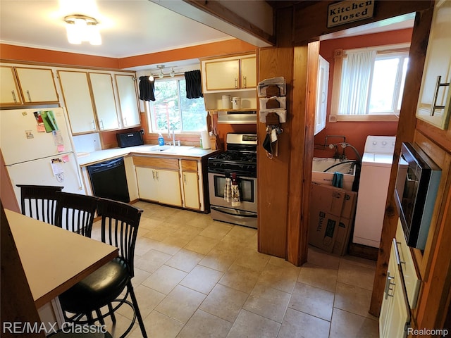 6388 Hermana Rd, West Bloomfield, MI 48324 - photo 9